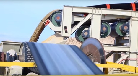 Conveyor belt transition